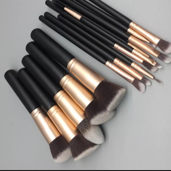 SALE! Makeup Brush Set 14 piece - Picture 5 of 6